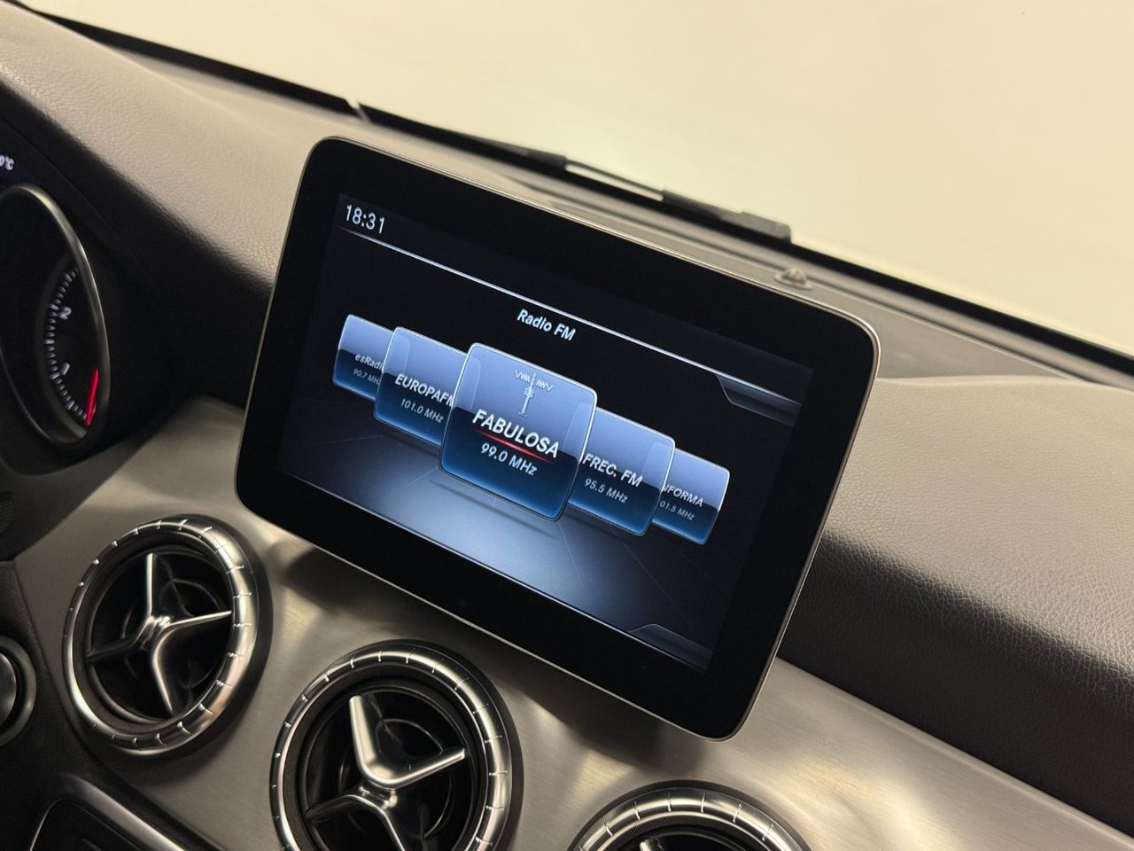 Mercedes Clase CLA AMG 200D miniatura 32