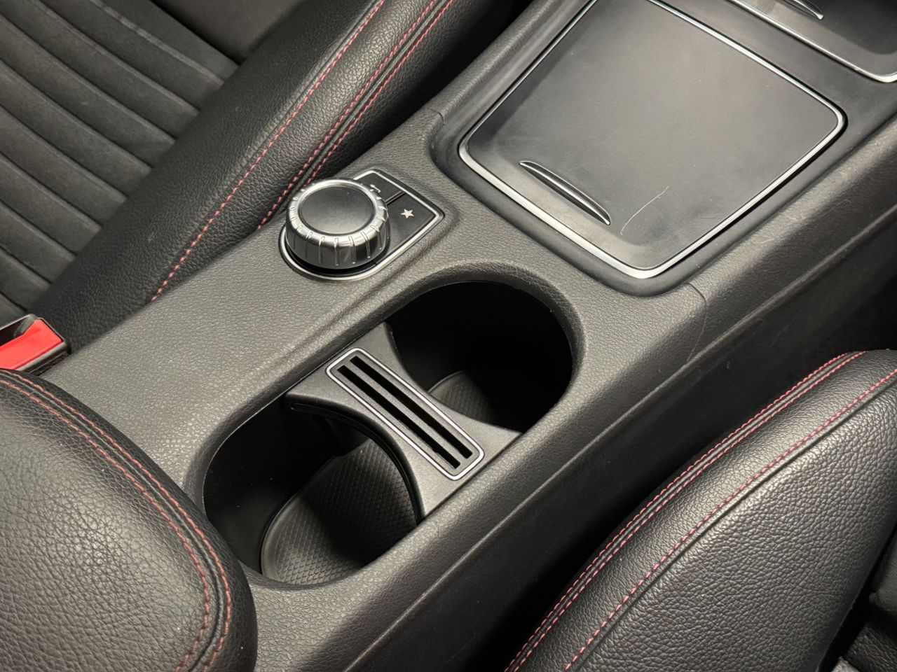 Mercedes Clase CLA AMG 200D miniatura 42