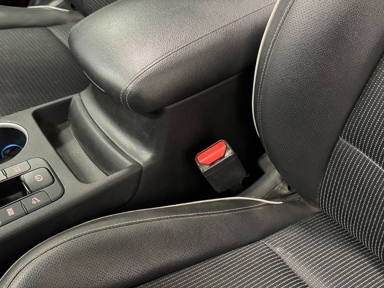 Kia Sportage GT LINE ESSENTIAL 136 foto 24