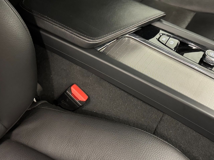 Volvo V60 B4 D PLUS DARK AUTO foto 33