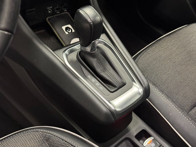 Renault Captur ZEN EDC 140CV foto 26