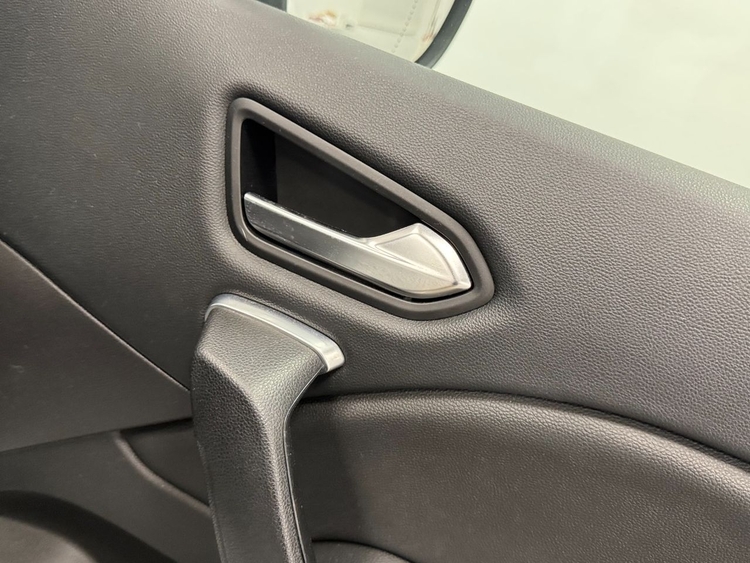 Renault Captur ZEN EDC 140CV foto 29