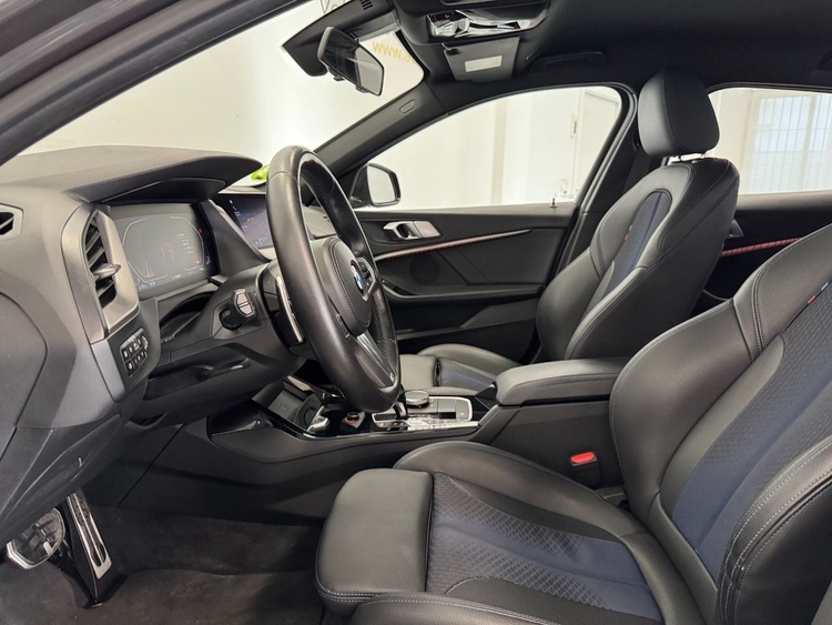 BMW Serie 1 18D foto 16