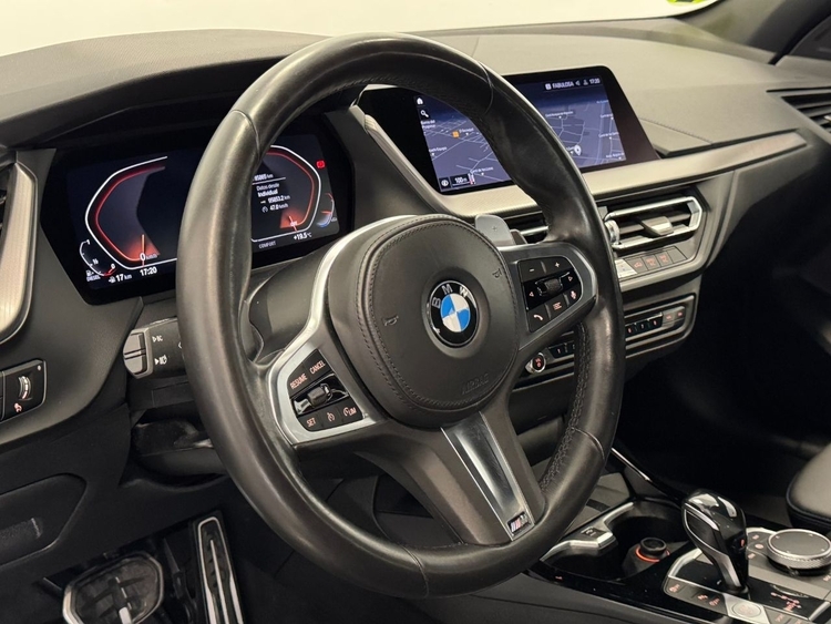 BMW Serie 1 18D foto 22