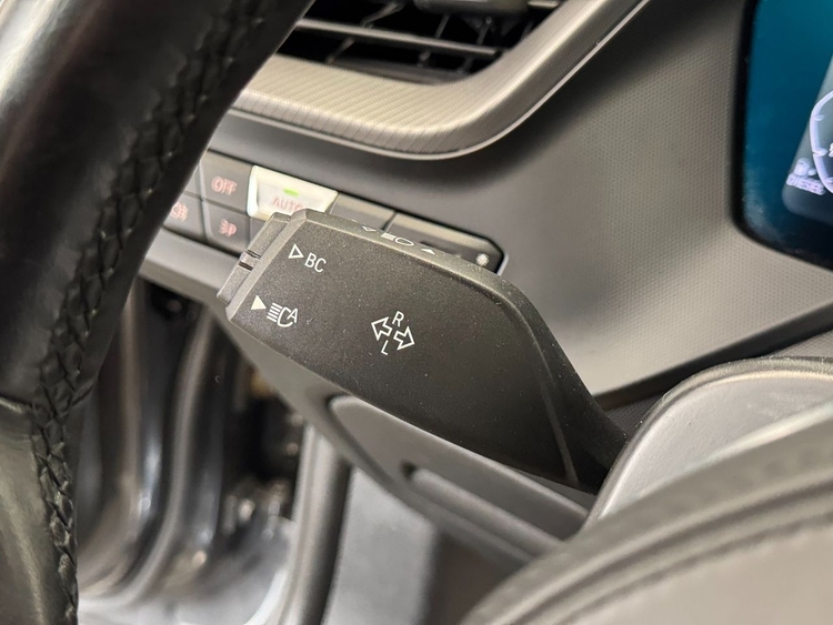 BMW Serie 1 18D foto 23