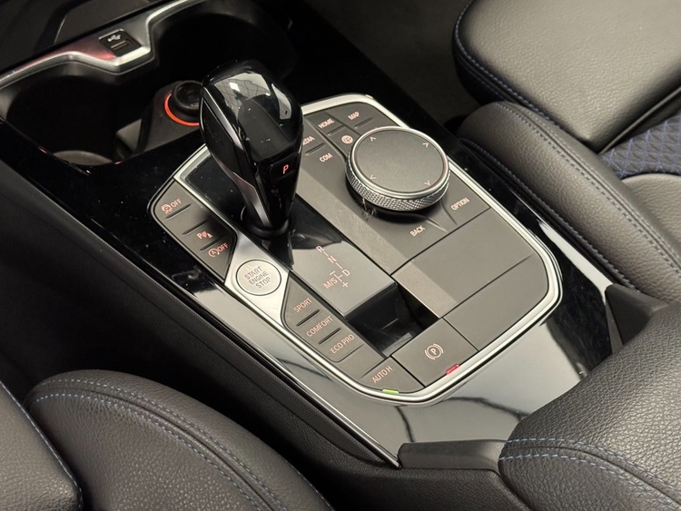 BMW Serie 1 18D foto 28