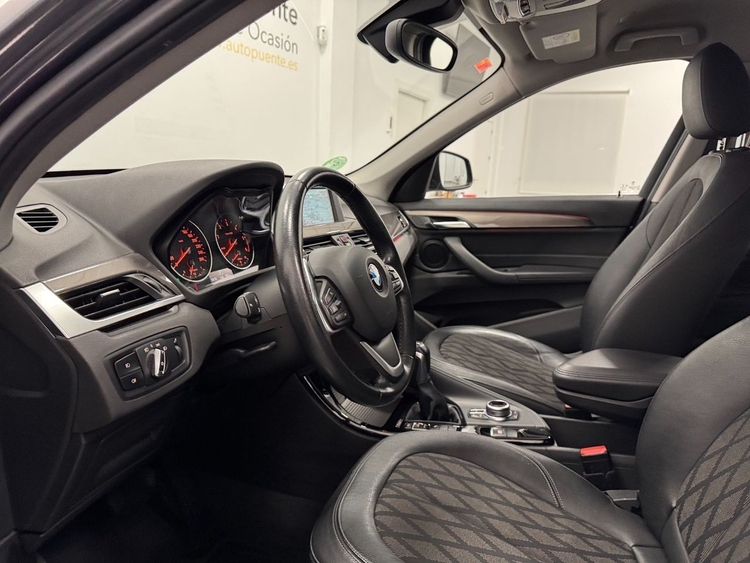 BMW X1 SDRIVE 18D foto 14