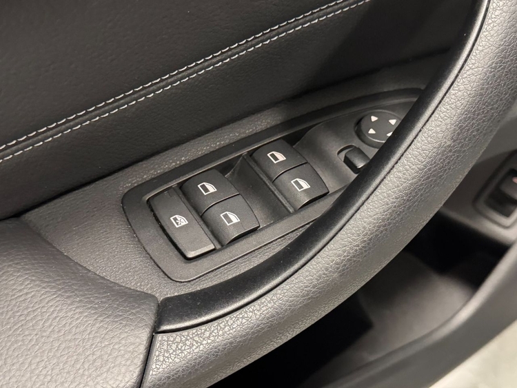 BMW X1 SDRIVE 18D foto 16