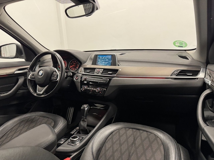 BMW X1 SDRIVE 18D foto 11