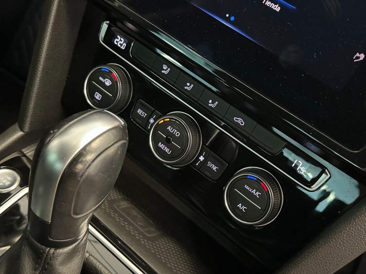 Volkswagen Passat EXECUTIVE DSG  foto 36