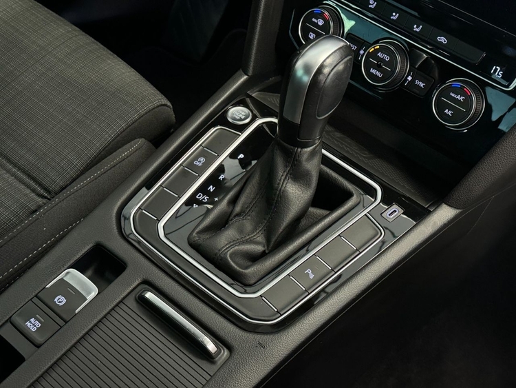 Volkswagen Passat EXECUTIVE DSG  foto 38