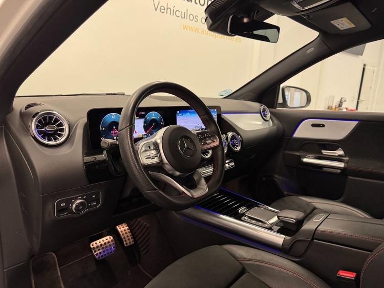 Mercedes GLA 200D 4MATIC AMG foto 14