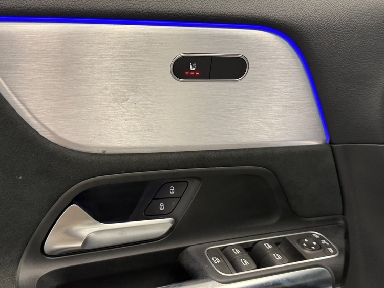 Mercedes GLA 200D 4MATIC AMG foto 18