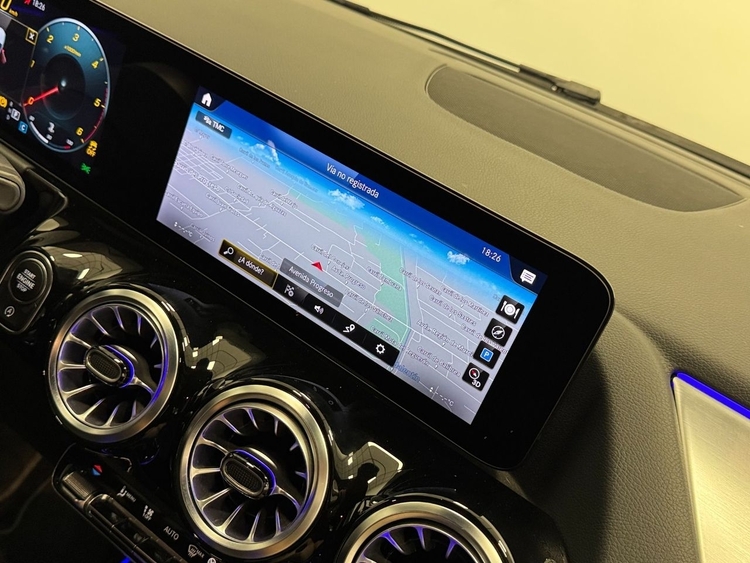 Mercedes GLA 200D 4MATIC AMG foto 34