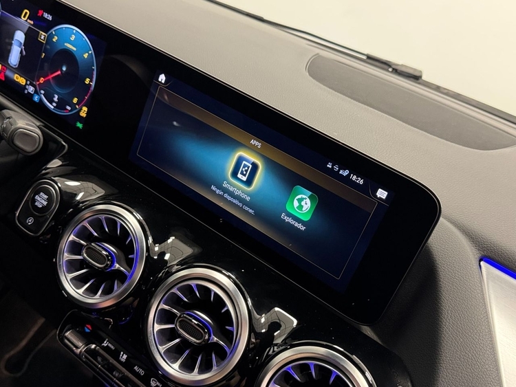 Mercedes GLA 200D 4MATIC AMG foto 37