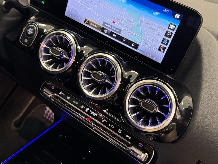 Mercedes GLA 200D 4MATIC AMG foto 42