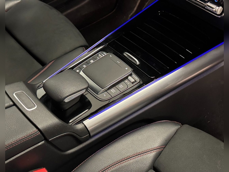 Mercedes GLA 200D 4MATIC AMG foto 45