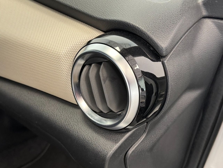 Nissan Micra ACENTA foto 24