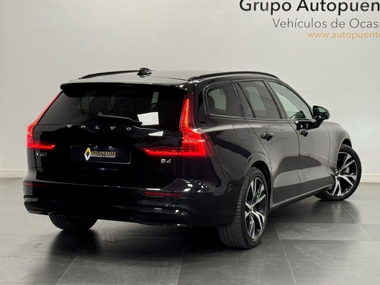 Volvo V60 2.0 B4 D PLUS DARK AUTO foto 4