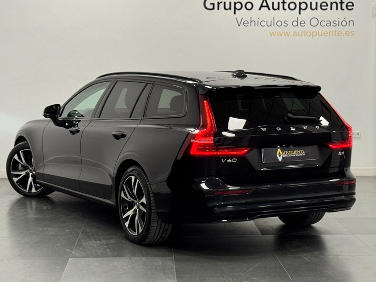 Volvo V60 2.0 B4 D PLUS DARK AUTO foto 5