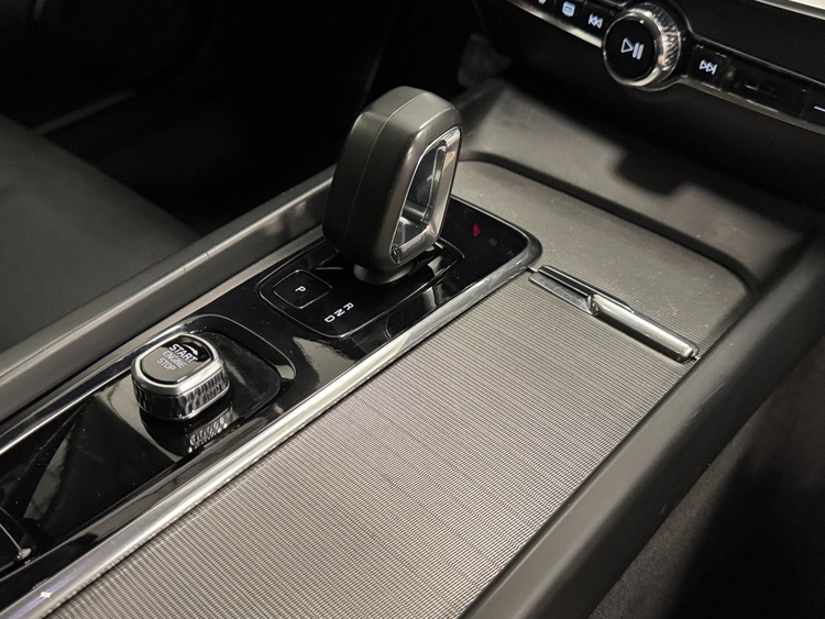 Volvo V60 2.0 B4 D PLUS DARK AUTO foto 36