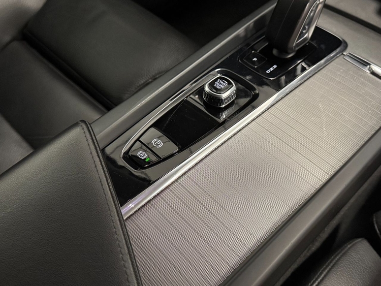 Volvo V60 2.0 B4 D PLUS DARK AUTO foto 37