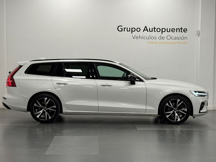 Volvo V60 2.0 B4 D PLUS DARK AUTO foto 3