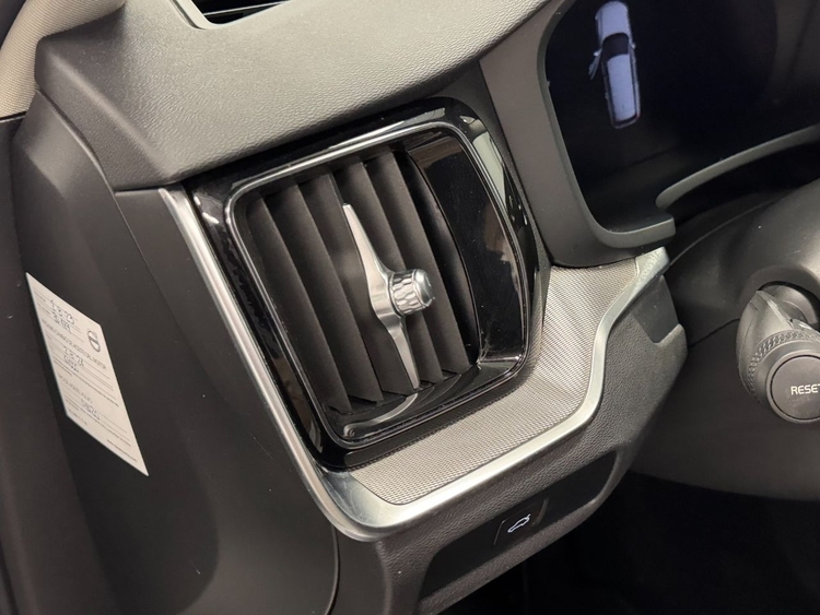 Volvo V60 2.0 B4 D PLUS DARK AUTO foto 19