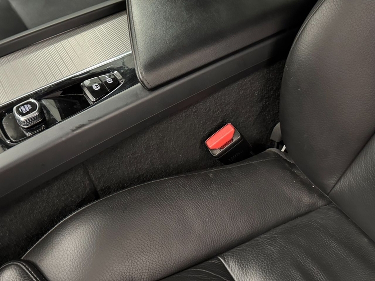 Volvo V60 2.0 B4 D PLUS DARK AUTO foto 27