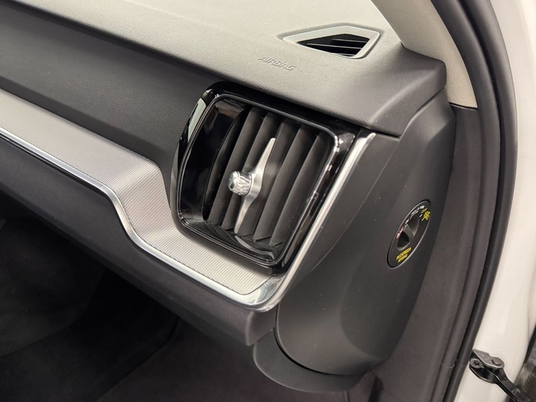 Volvo V60 2.0 B4 D PLUS DARK AUTO foto 32