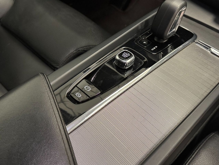 Volvo V60 2.0 B4 D PLUS DARK AUTO foto 38