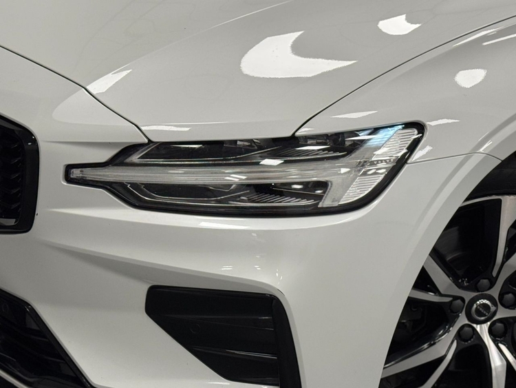 Volvo V60 2.0 B4 D PLUS DARK AUTO foto 43