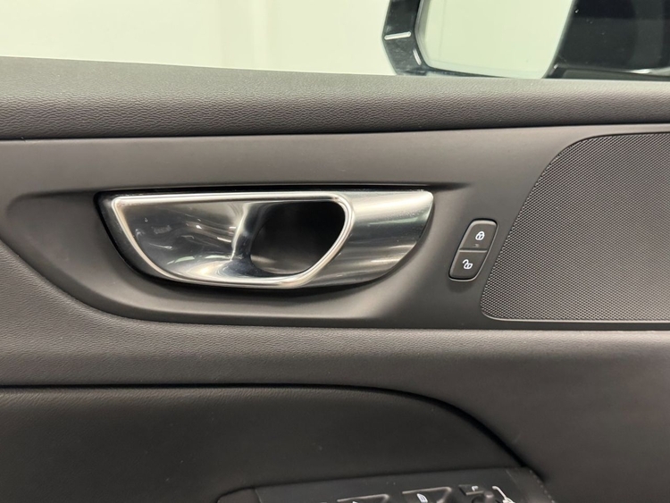 Volvo V60 MOMENTUM PRO AUTO  foto 16