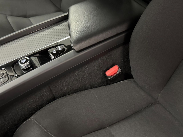 Volvo V60 MOMENTUM PRO AUTO  foto 24