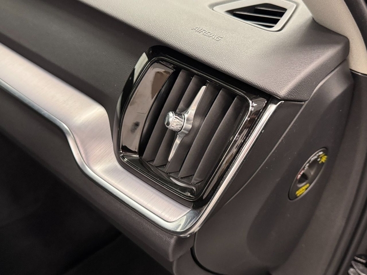 Volvo V60 MOMENTUM PRO AUTO  foto 30