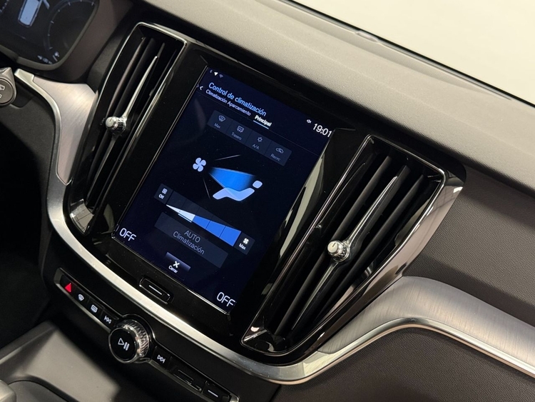 Volvo V60 MOMENTUM PRO AUTO  foto 34