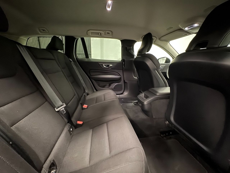 Volvo V60 MOMENTUM PRO AUTO  foto 40