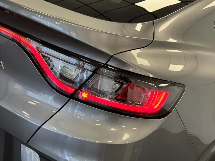 Renault Arkana TECHNO TCE MILD HYBRID 140 foto 39