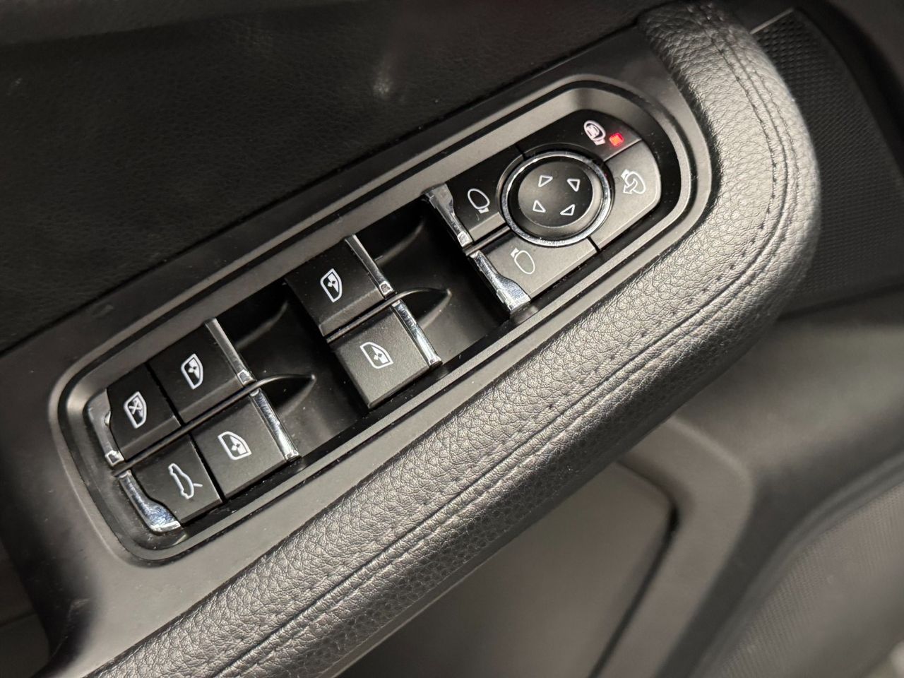 Porsche Macan MACAN  miniatura 17