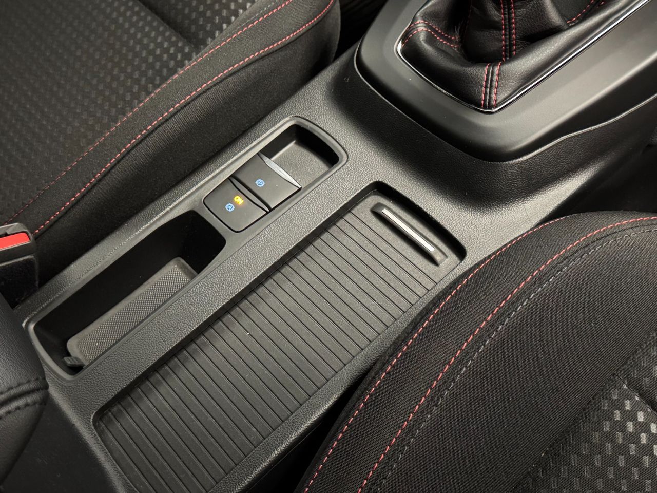 Ford Focus ST LINE ECOBOOST miniatura 48