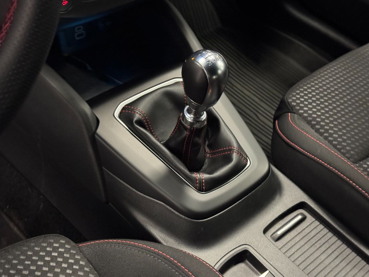 Ford Focus ST LINE ECOBOOST foto 29