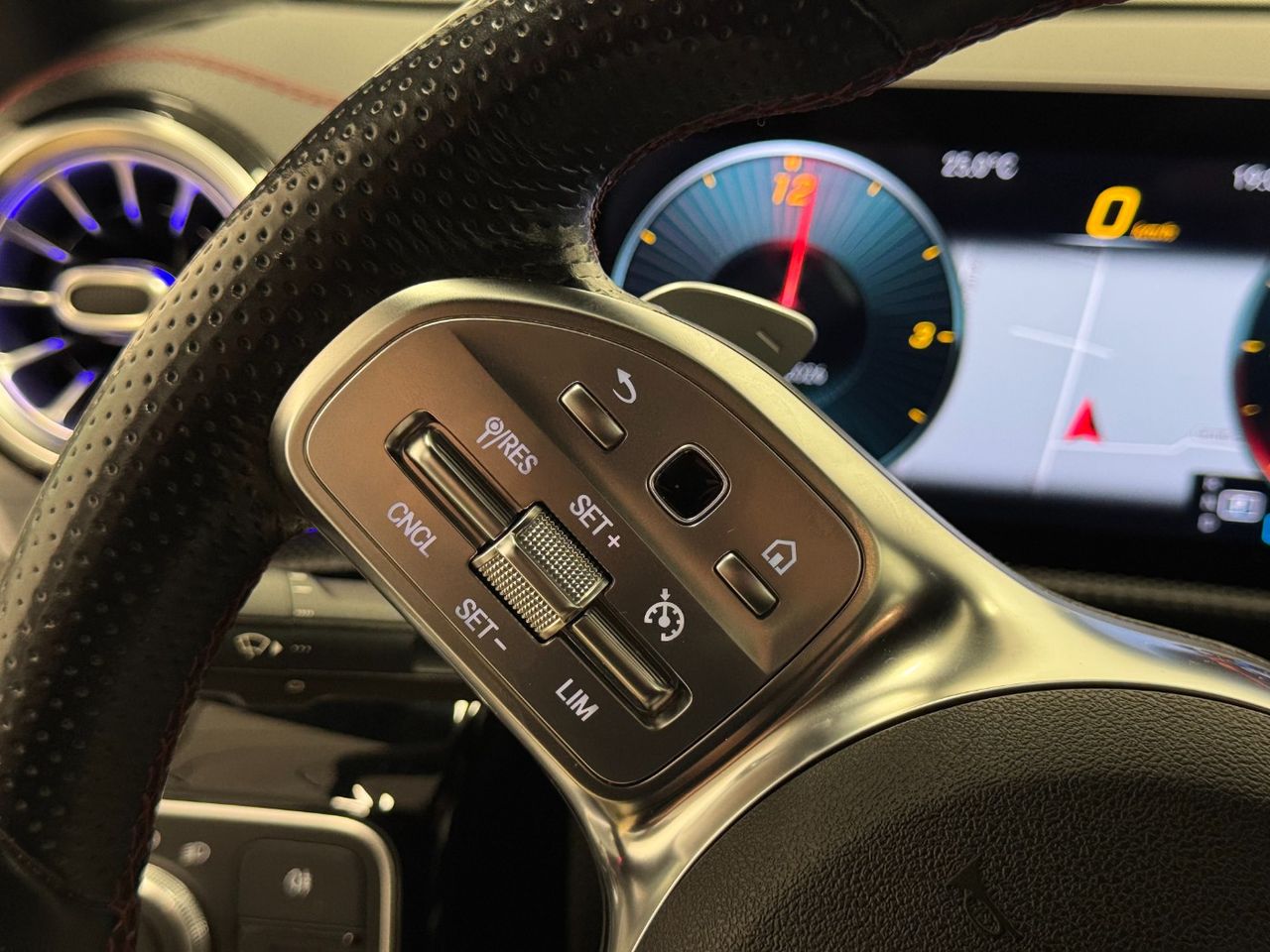 Mercedes CLA AMG 200D miniatura 25