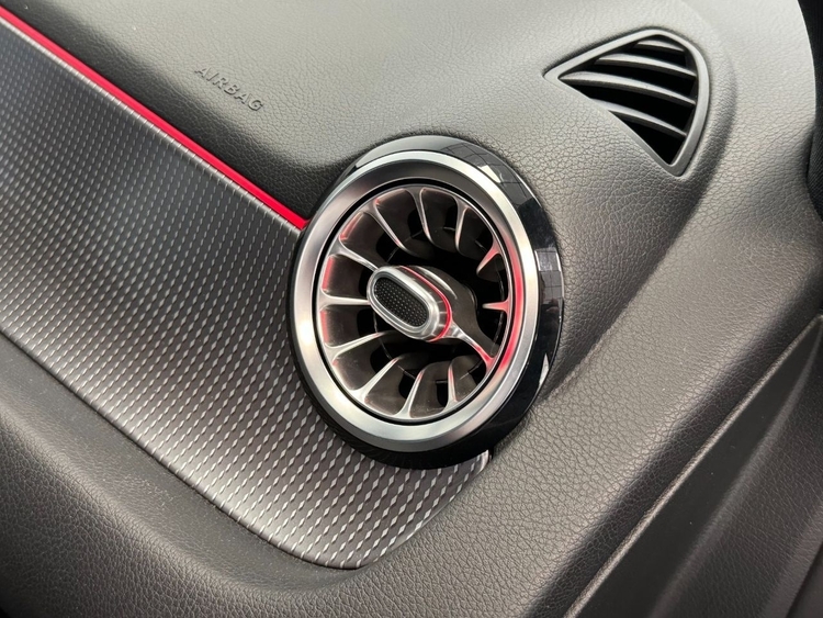 Mercedes GLA GLA 200 foto 27