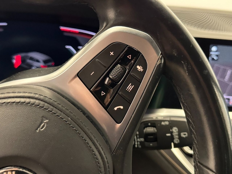 BMW Serie 3 318d AUTO foto 26