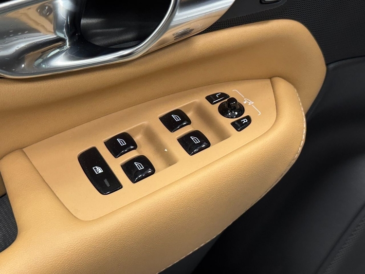 Volvo XC90 INSCRIPTION AUTO AWD B5 D foto 14