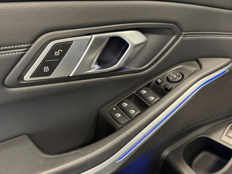 BMW Serie 3  320D  foto 17