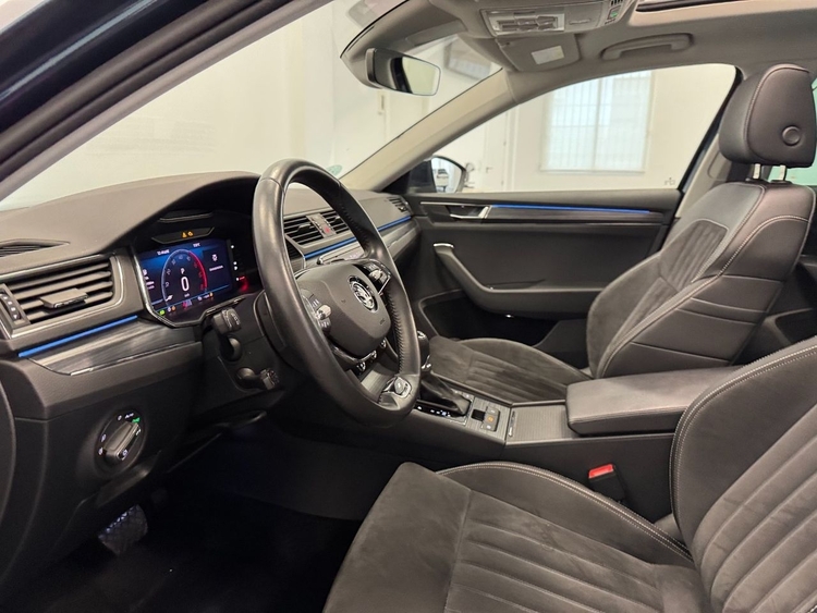 Skoda Superb COMBI STYLE 2.0TDI 200CV DSG foto 14