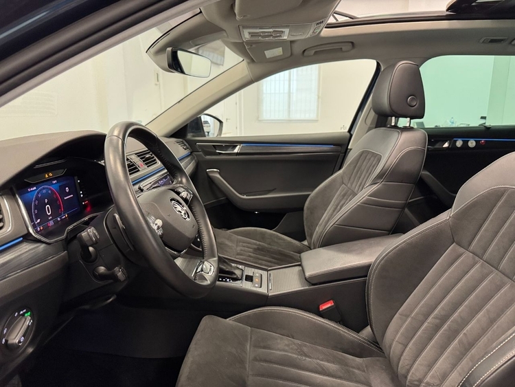 Skoda Superb COMBI STYLE 2.0TDI 200CV DSG foto 15