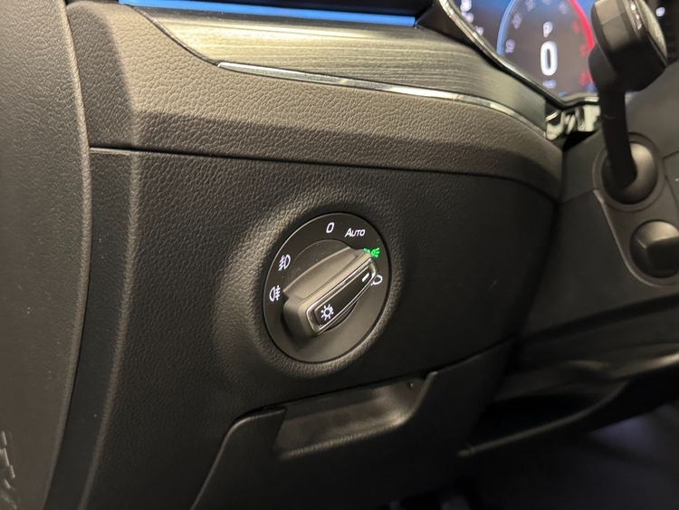 Skoda Superb COMBI STYLE 2.0TDI 200CV DSG foto 18