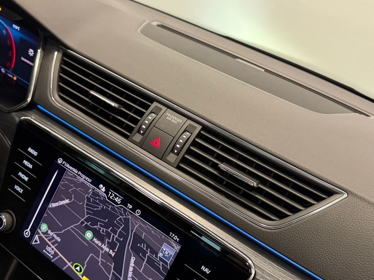 Skoda Superb COMBI STYLE 2.0TDI 200CV DSG foto 35